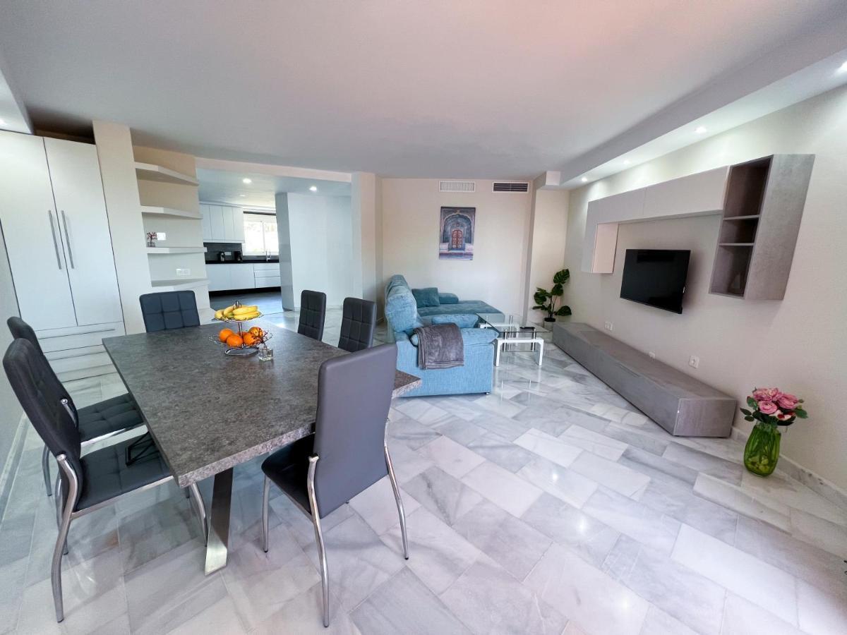 Luxury Three Bedroom Apartment At Estepona Buitenkant foto