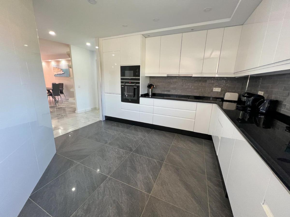 Luxury Three Bedroom Apartment At Estepona Buitenkant foto