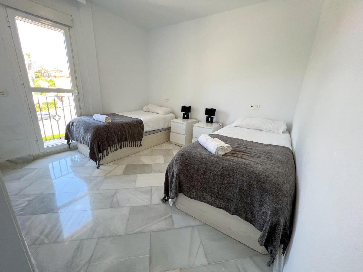 Luxury Three Bedroom Apartment At Estepona Buitenkant foto