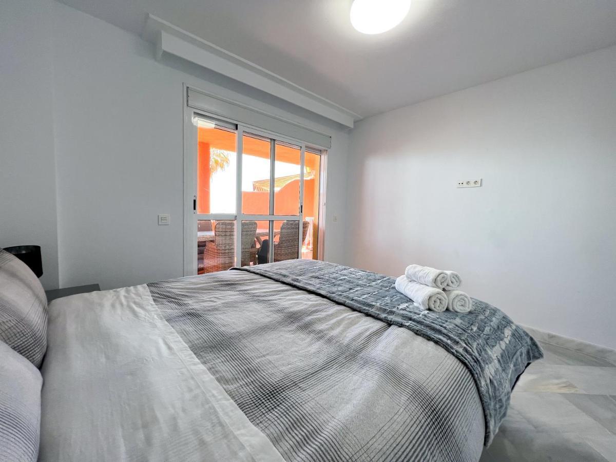 Luxury Three Bedroom Apartment At Estepona Buitenkant foto