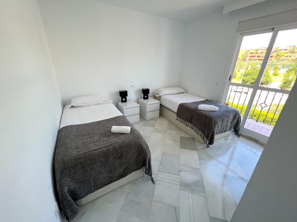 Luxury Three Bedroom Apartment At Estepona Buitenkant foto