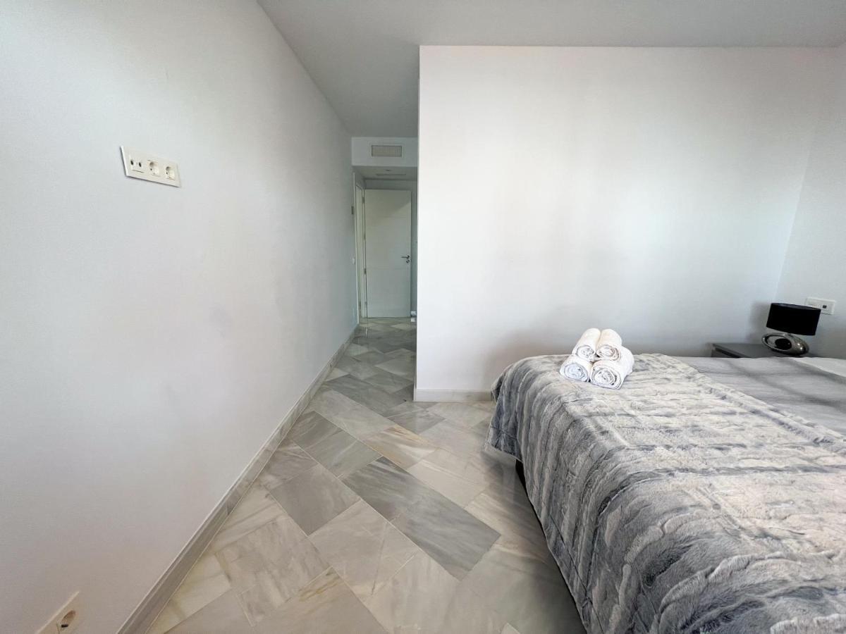 Luxury Three Bedroom Apartment At Estepona Buitenkant foto