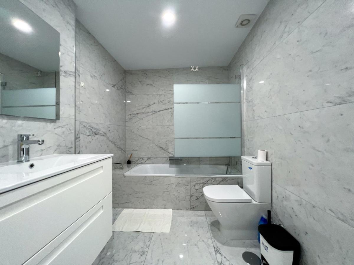 Luxury Three Bedroom Apartment At Estepona Buitenkant foto