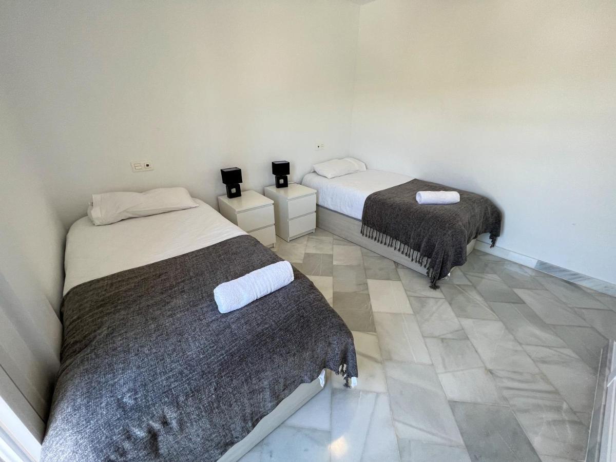 Luxury Three Bedroom Apartment At Estepona Buitenkant foto