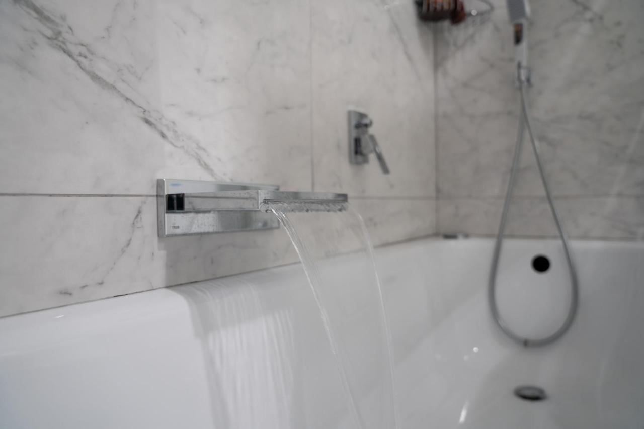 Luxury Three Bedroom Apartment At Estepona Buitenkant foto