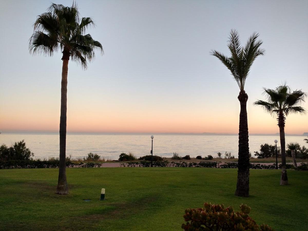 Luxury Three Bedroom Apartment At Estepona Buitenkant foto
